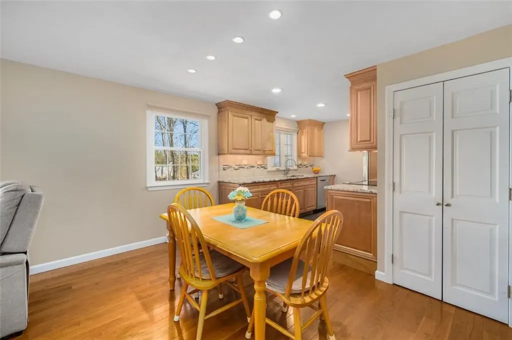 121 Zinnia Street Warwick RI 02886
