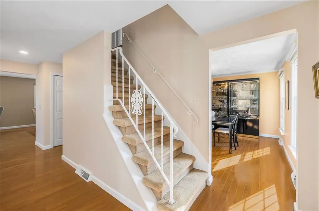 121 Zinnia Street Warwick RI 02886