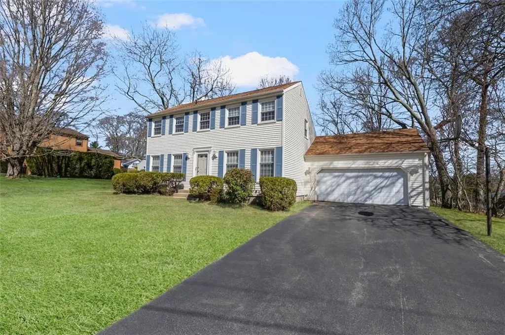 121 Zinnia Street Warwick RI 02886