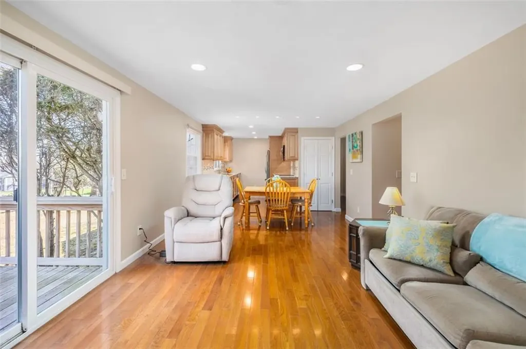 121 Zinnia Street Warwick RI 02886