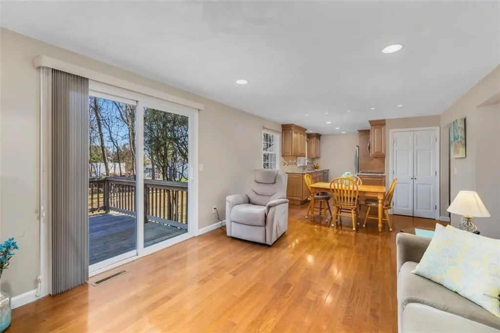 121 Zinnia Street Warwick RI 02886