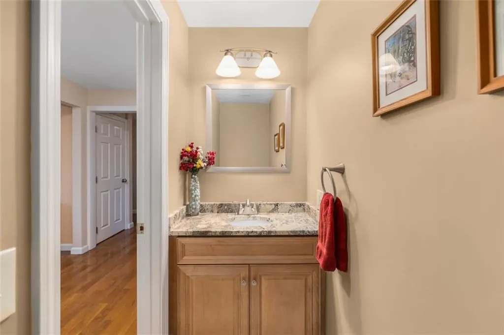 121 Zinnia Street Warwick RI 02886