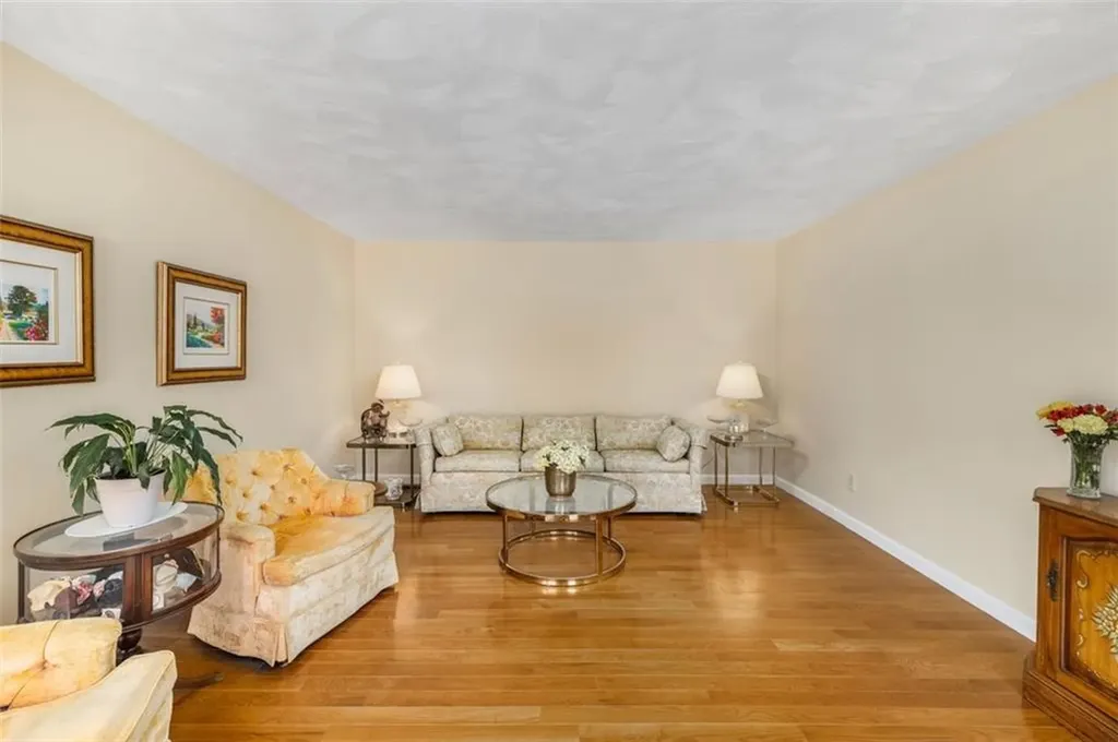 121 Zinnia Street Warwick RI 02886