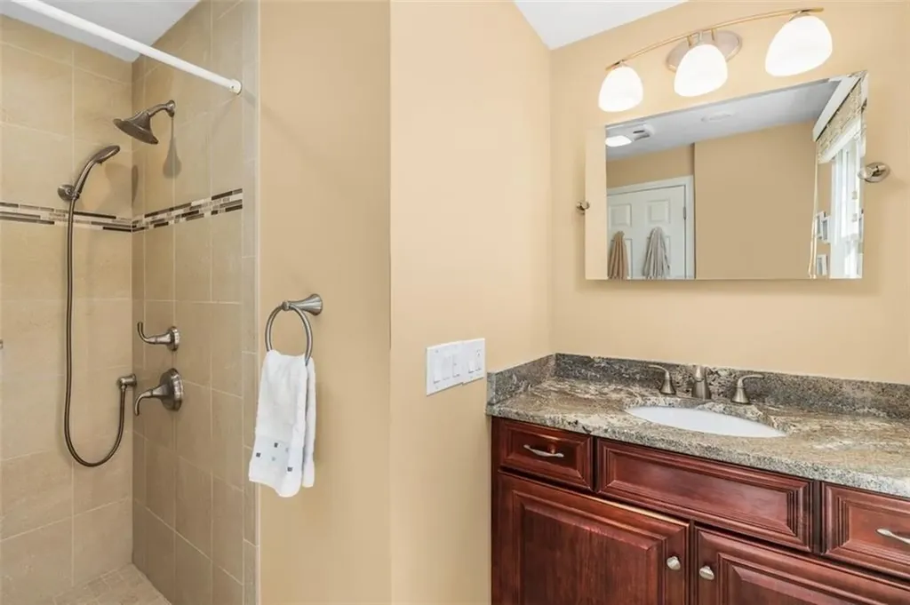 121 Zinnia Street Warwick RI 02886