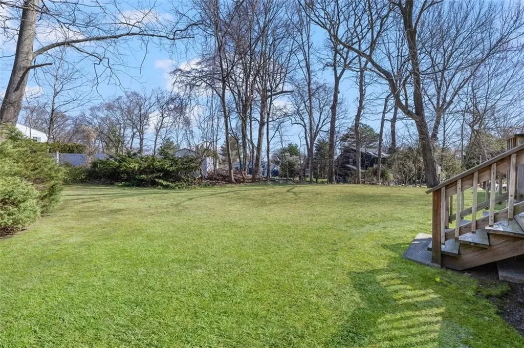 121 Zinnia Street Warwick RI 02886
