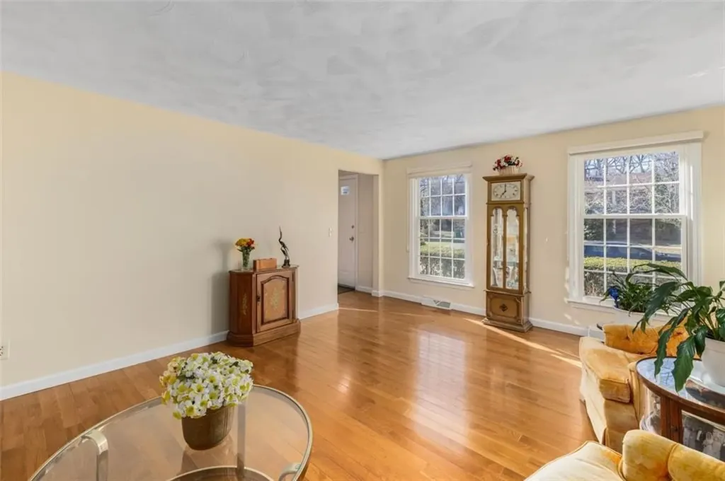 121 Zinnia Street Warwick RI 02886
