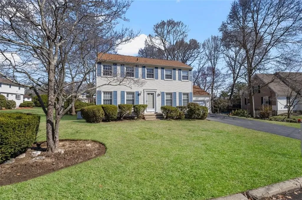 121 Zinnia Street Warwick RI 02886