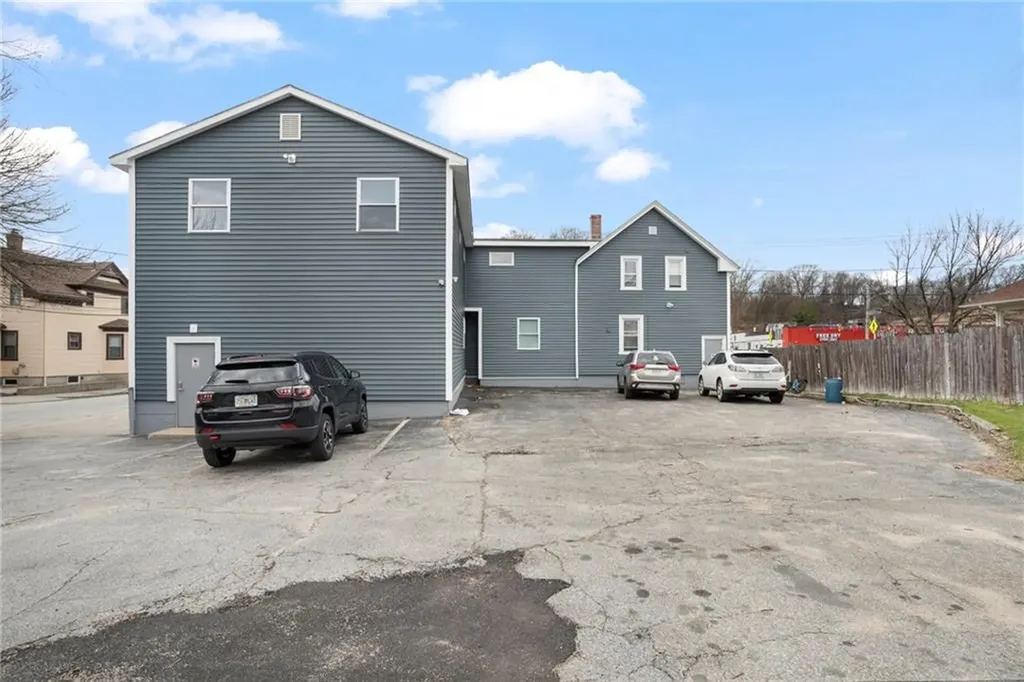 1040 Cranston Street Cranston RI 02910