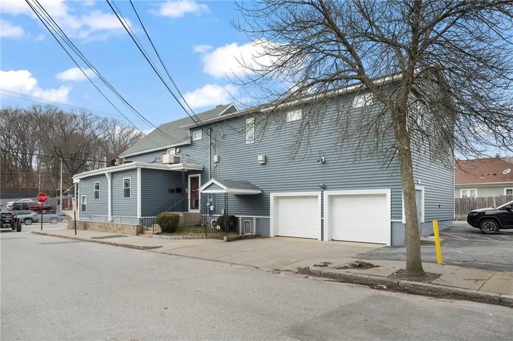 1040 Cranston Street Cranston RI 02910
