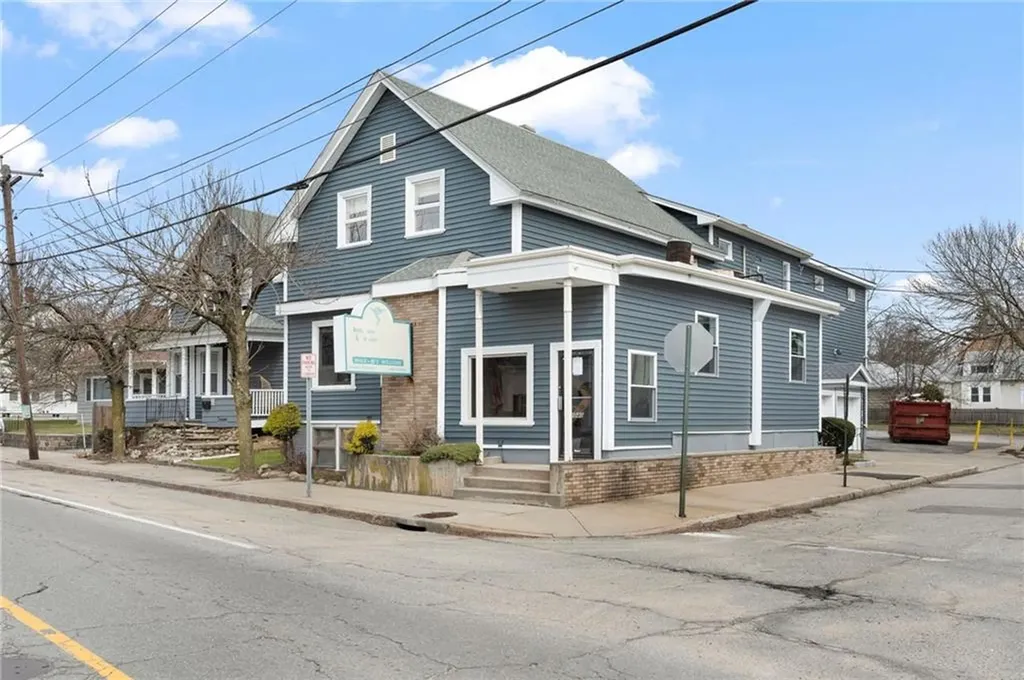 1040 Cranston Street Cranston RI 02910