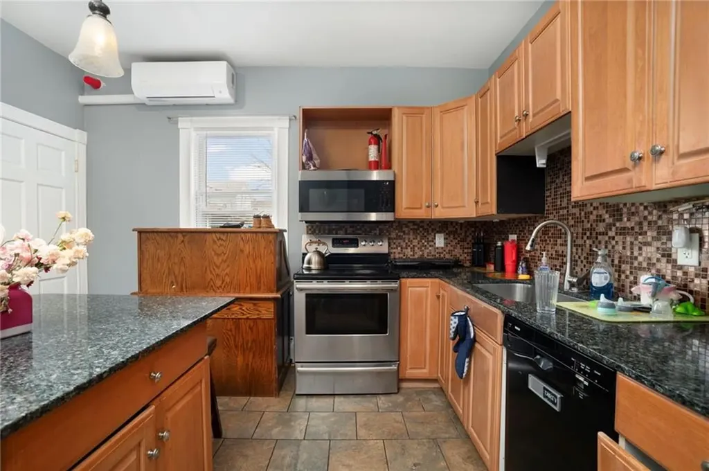 1040 Cranston Street Cranston RI 02910