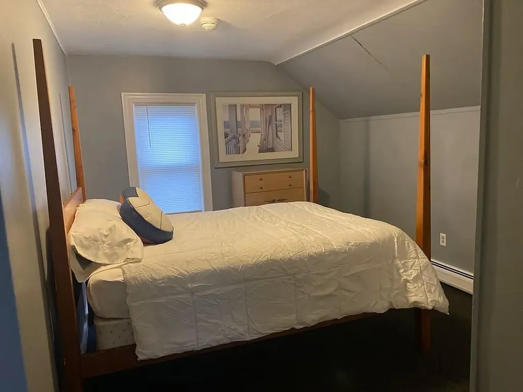 1040 Cranston Street Cranston RI 02910