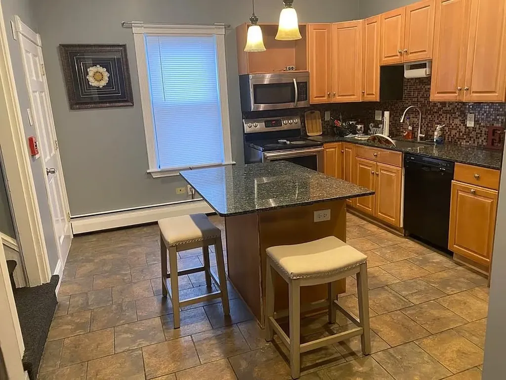 1040 Cranston Street Cranston RI 02910