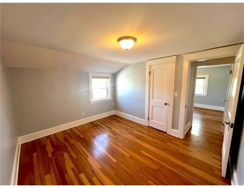 348 Market Street Warren RI 02885