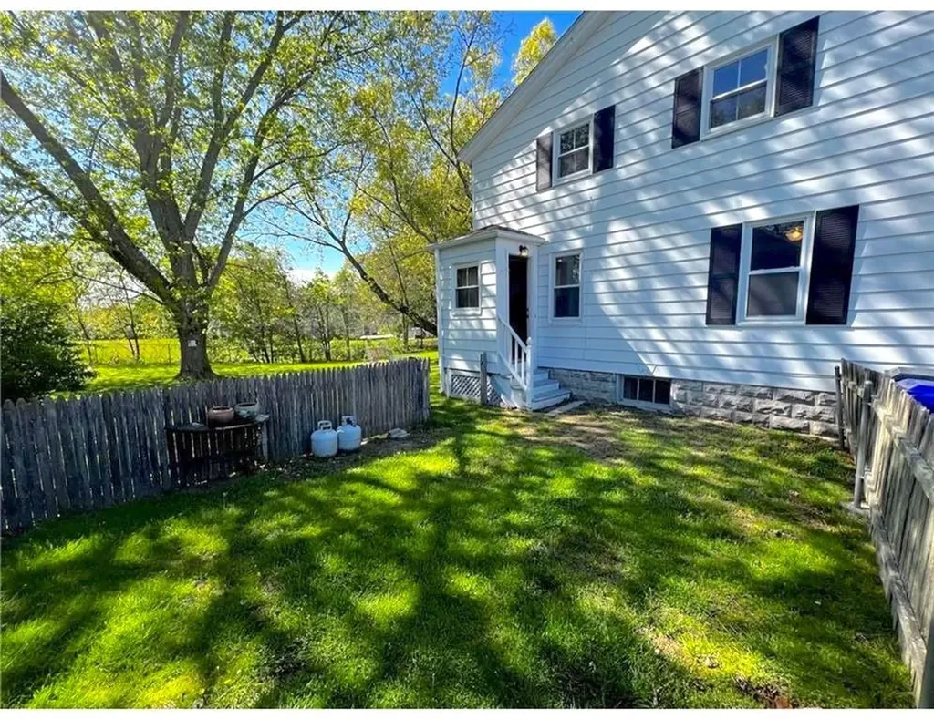 348 Market Street Warren RI 02885