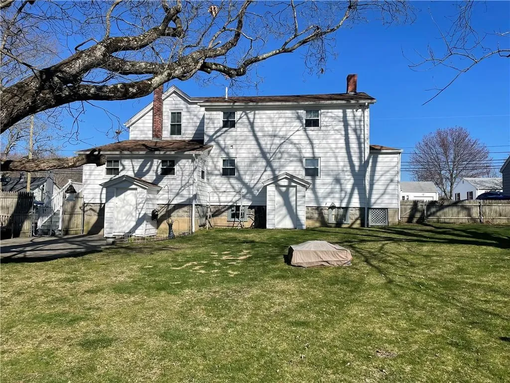 348 Market Street Warren RI 02885