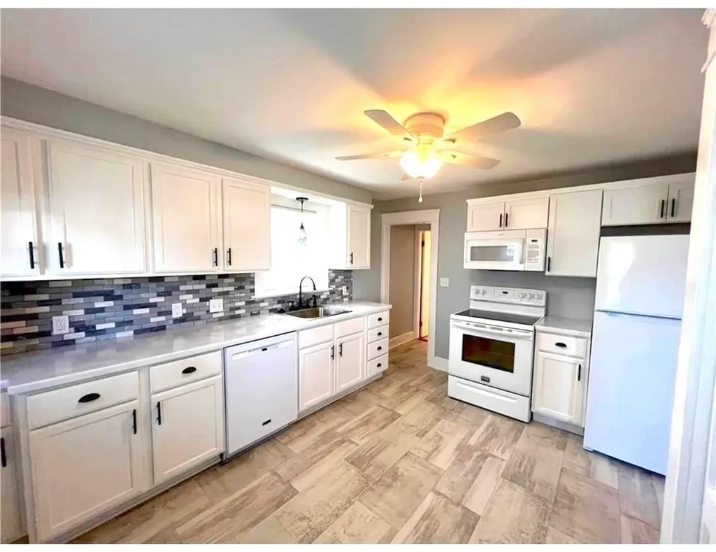 348 Market Street Warren RI 02885