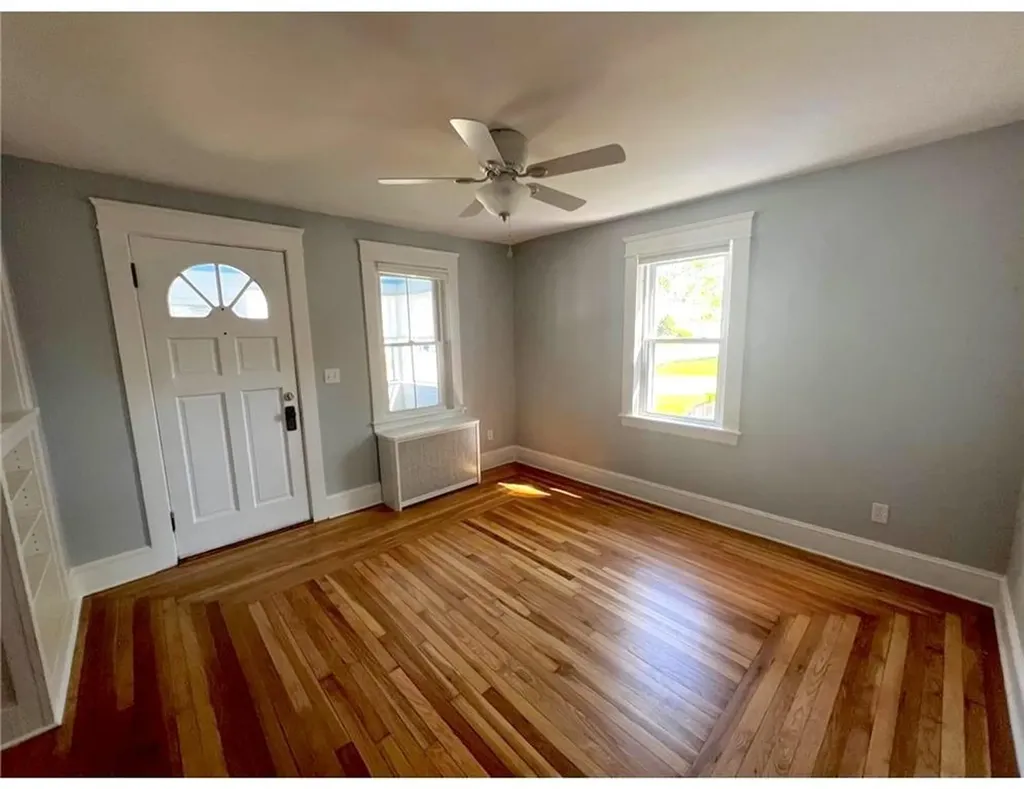 348 Market Street Warren RI 02885