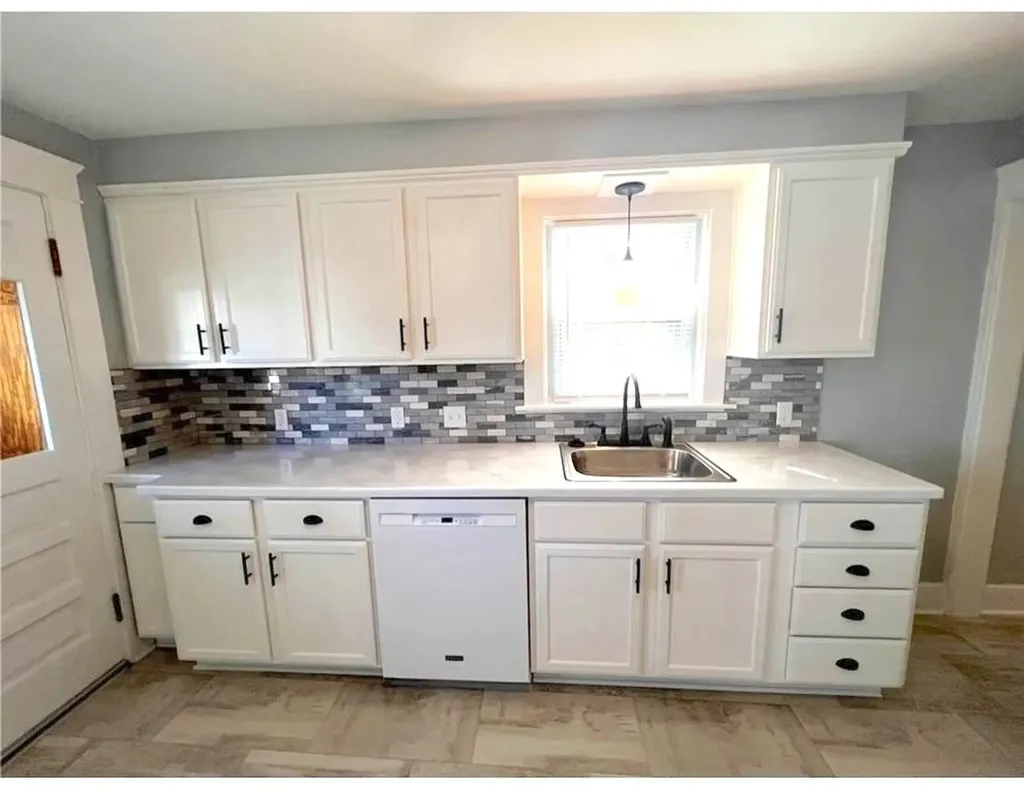 348 Market Street Warren RI 02885