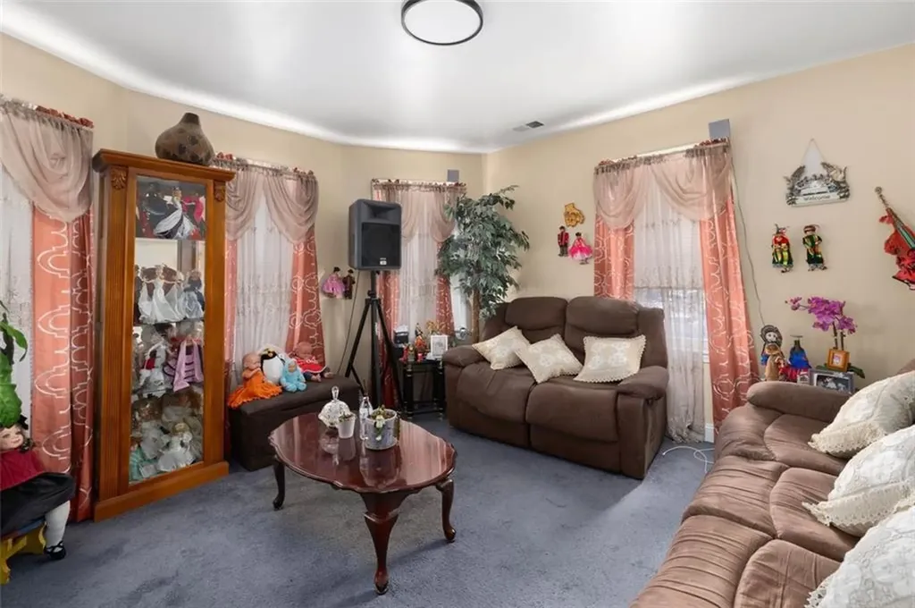 34 Byron Street Cranston RI 02920
