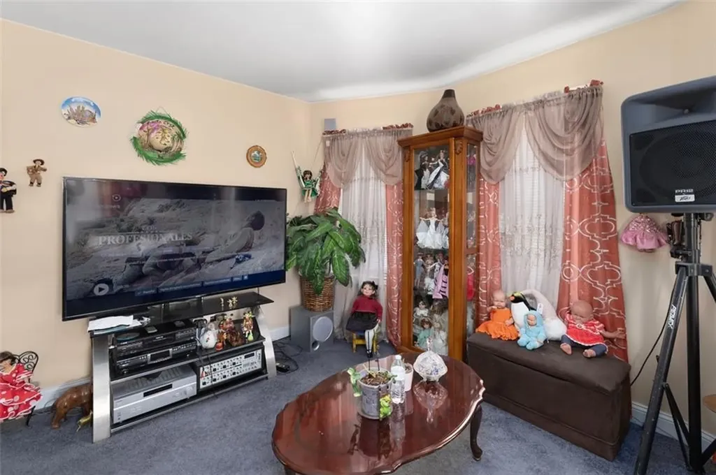 34 Byron Street Cranston RI 02920