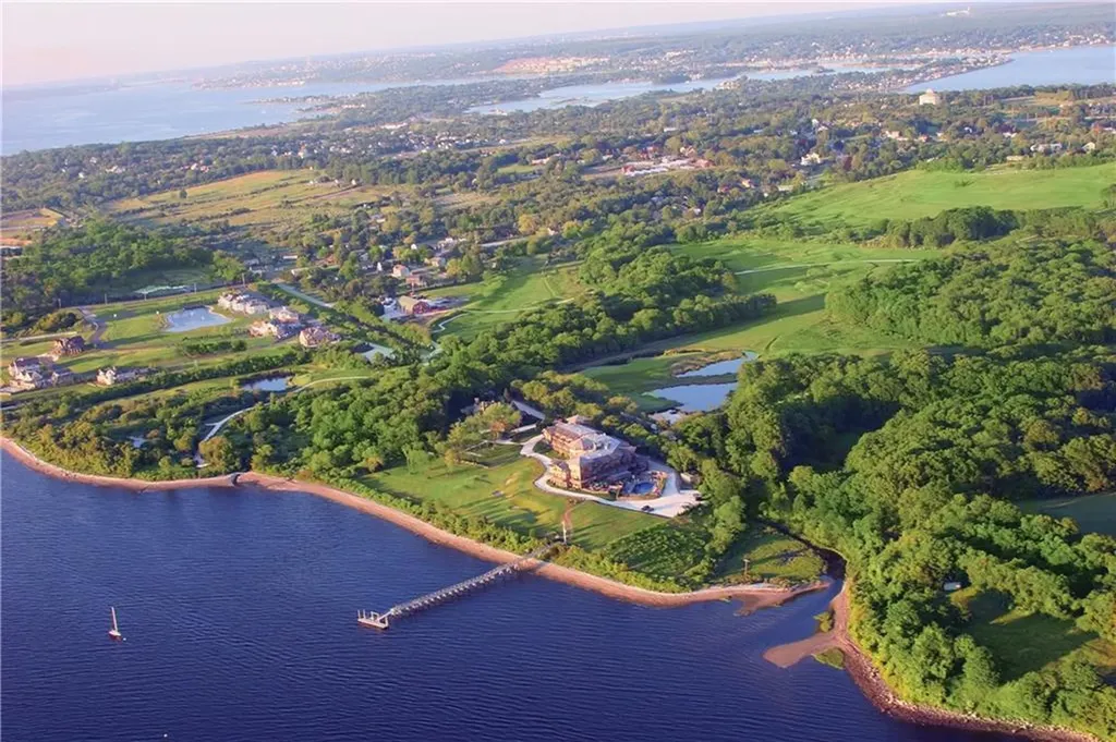 125 Corys Lane Portsmouth RI 02871