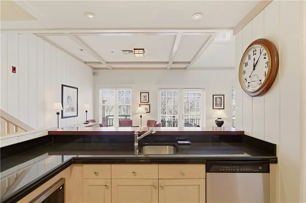 125 Corys Lane Portsmouth RI 02871