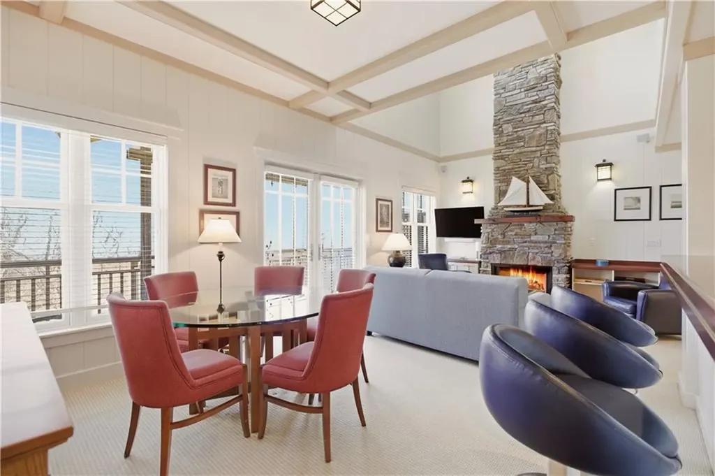 125 Corys Lane Portsmouth RI 02871