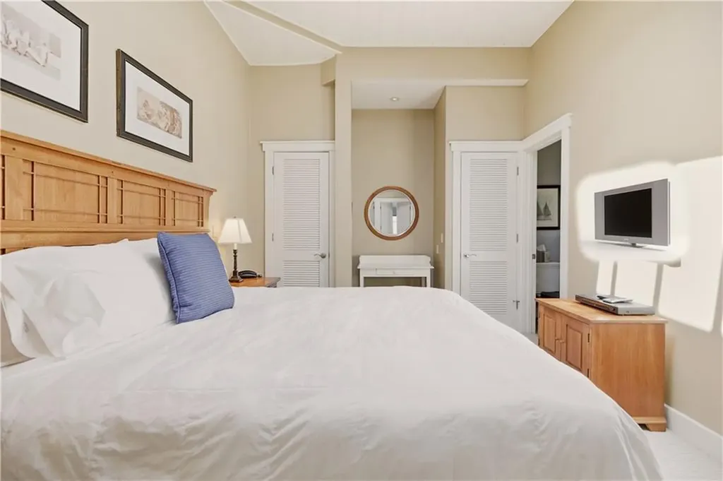 125 Corys Lane Portsmouth RI 02871
