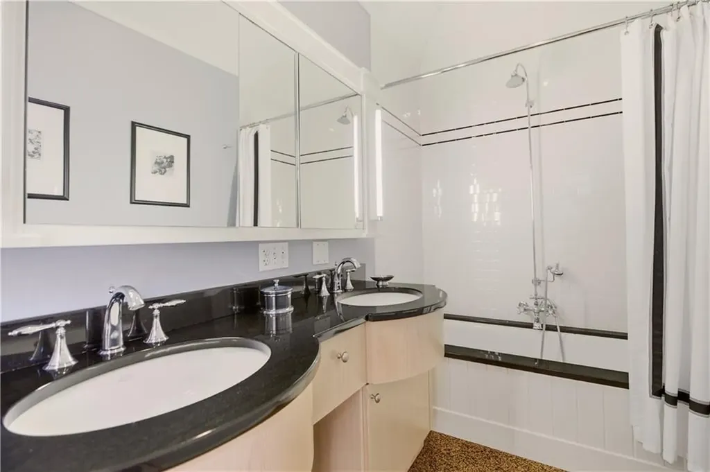 125 Corys Lane Portsmouth RI 02871