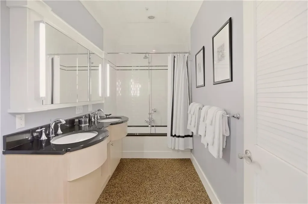125 Corys Lane Portsmouth RI 02871