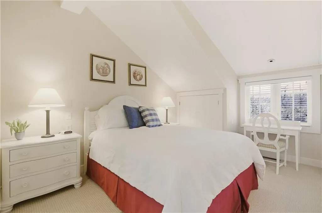 125 Corys Lane Portsmouth RI 02871