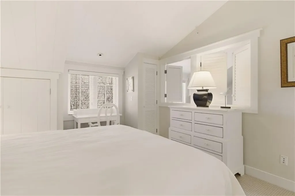 125 Corys Lane Portsmouth RI 02871