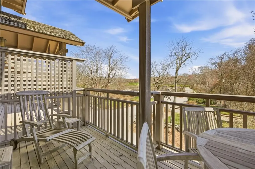 125 Corys Lane Portsmouth RI 02871