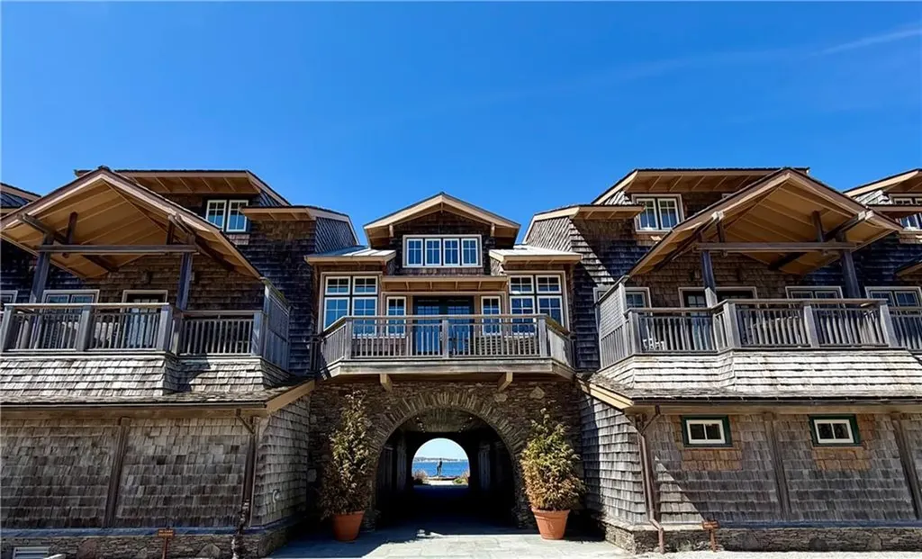 125 Corys Lane Portsmouth RI 02871