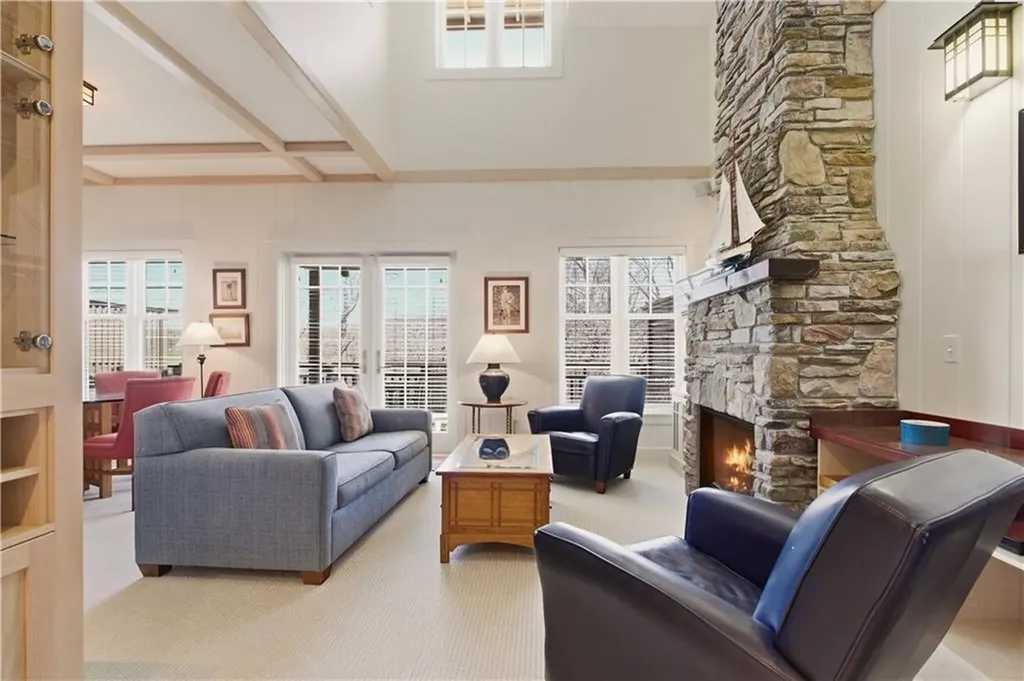 125 Corys Lane Portsmouth RI 02871