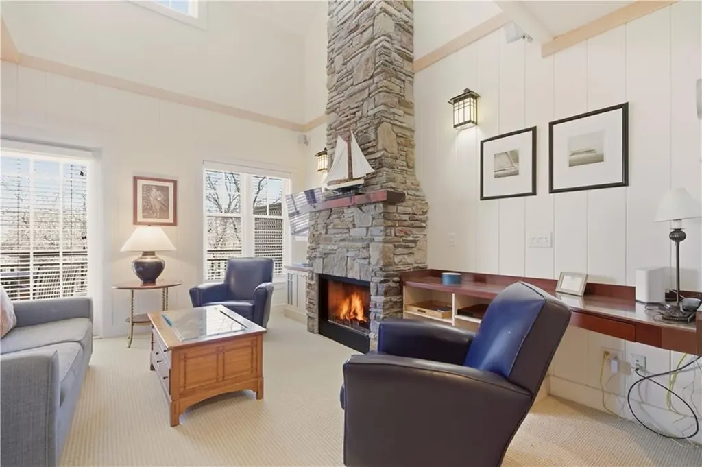 125 Corys Lane Portsmouth RI 02871