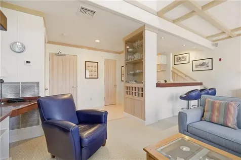 125 Corys Lane Portsmouth RI 02871