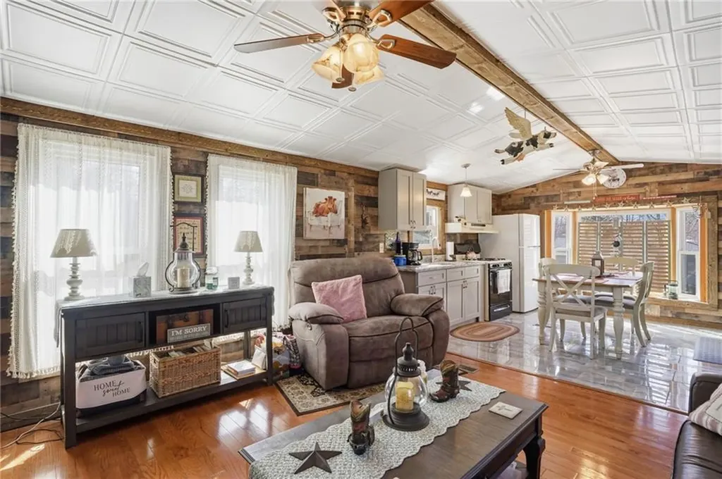 225 #401 Brayton Road Tiverton RI 02878