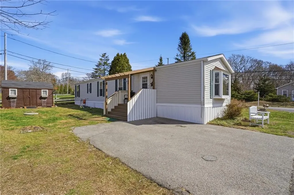 225 #401 Brayton Road Tiverton RI 02878