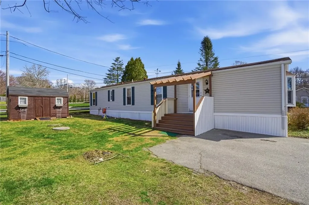 225 #401 Brayton Road Tiverton RI 02878