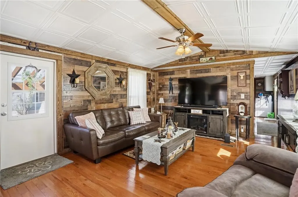 225 #401 Brayton Road Tiverton RI 02878