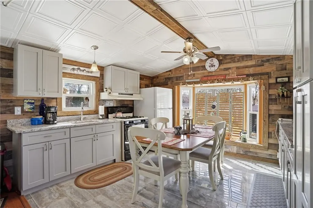 225 #401 Brayton Road Tiverton RI 02878