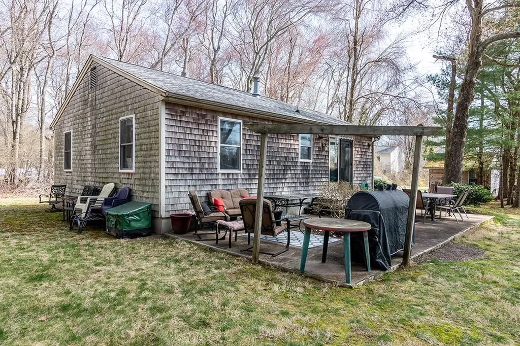 1668 Kingstown Road South Kingstown RI 02879