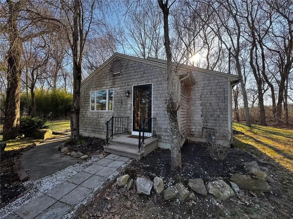 1668 Kingstown Road South Kingstown RI 02879
