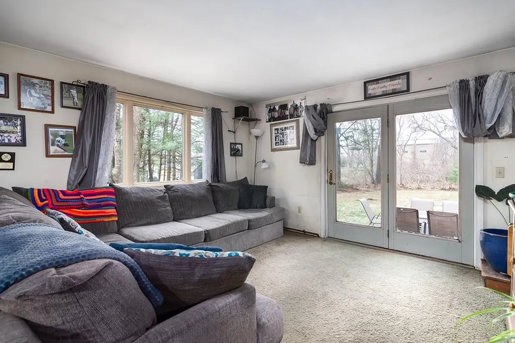 1668 Kingstown Road South Kingstown RI 02879