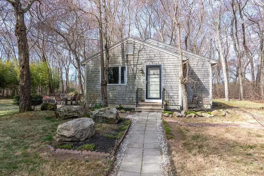 1668 Kingstown Road South Kingstown RI 02879