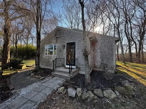 1668 Kingstown Road South Kingstown RI 02879