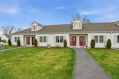 12 Gray Coach Lane Cranston RI 02921