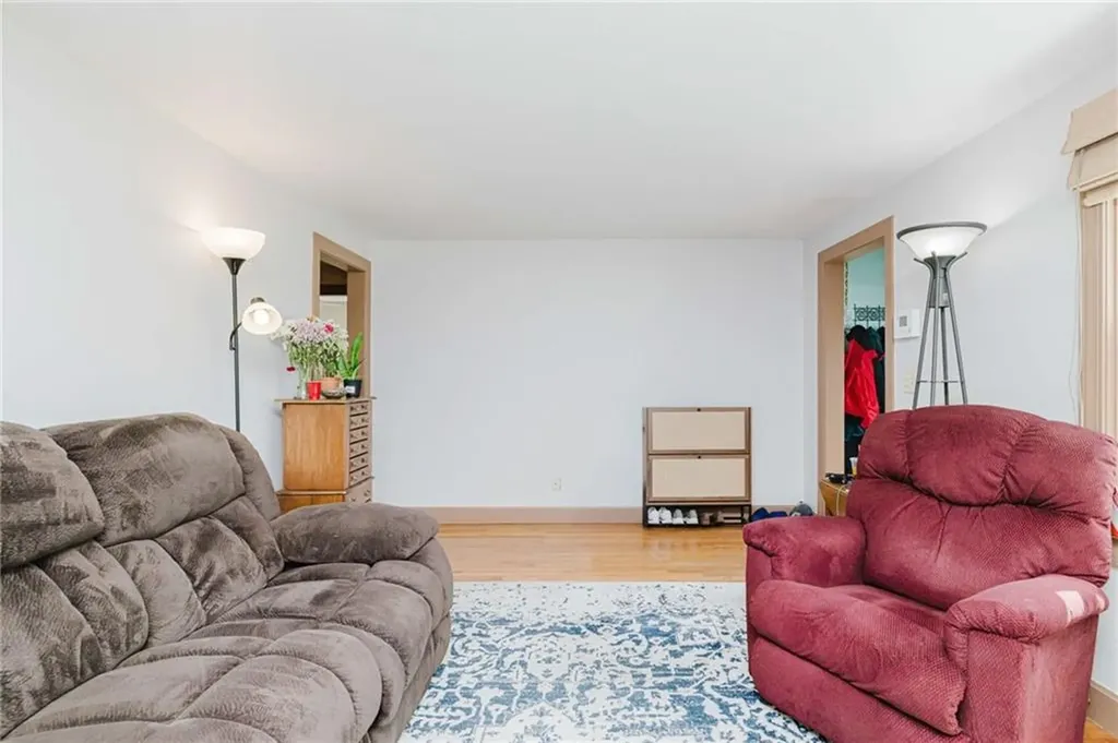 72 Beardsworth Road Tiverton RI 02878